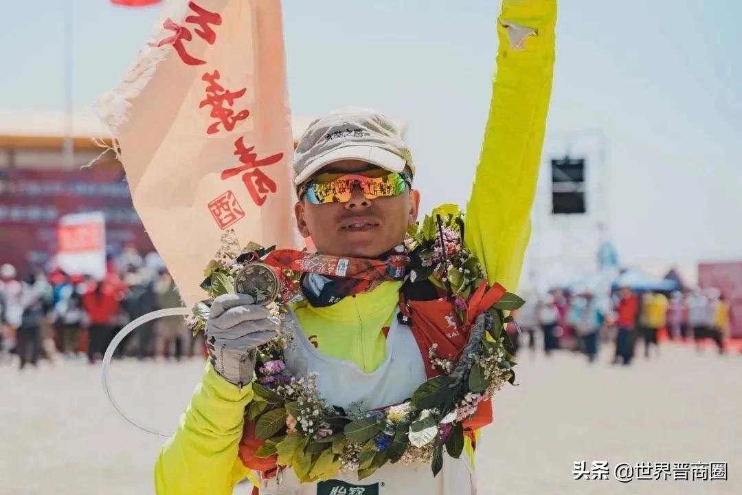戈壁上,他们跑出竹叶青精气神