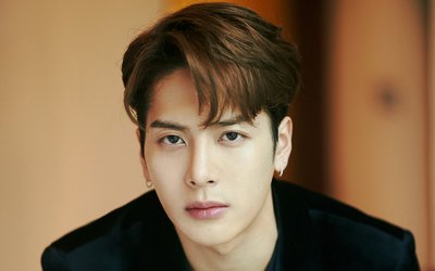 梁朝伟深陷舆论漩涡，为赚钱拍辱华电影，网友：爱国之下无人豁免
