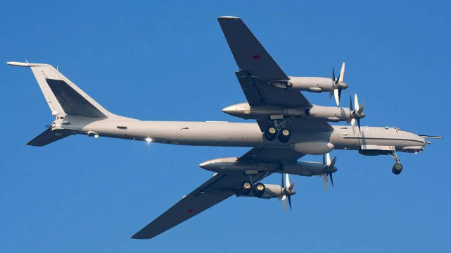 直击命脉！美军轰炸机瞄准俄绝密基地，俄军反