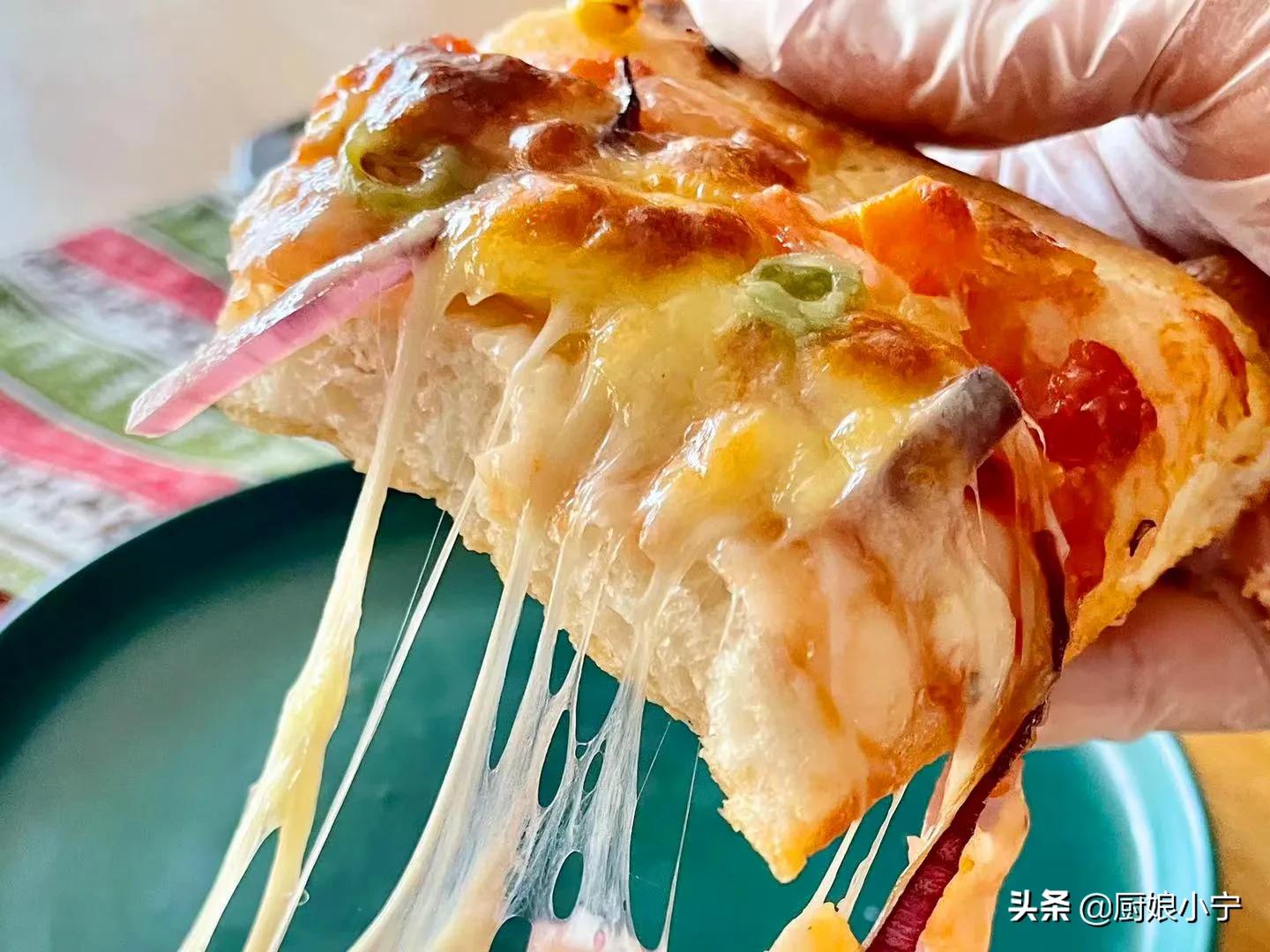 愛吃披薩不用買，學會這配方，外皮酥脆超級拉絲，媲美必勝客