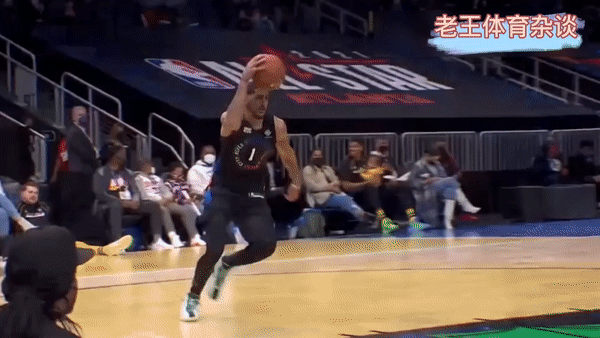 全明星扣篮大赛：西蒙斯致敬麦迪，献上篮筐之