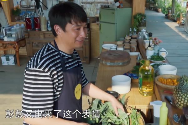 向往的生活：黄磊做饭速度跟不上，节目组又悄