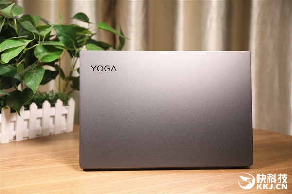 全铝机身+超高屏占 联想Yoga S730轻薄本上手