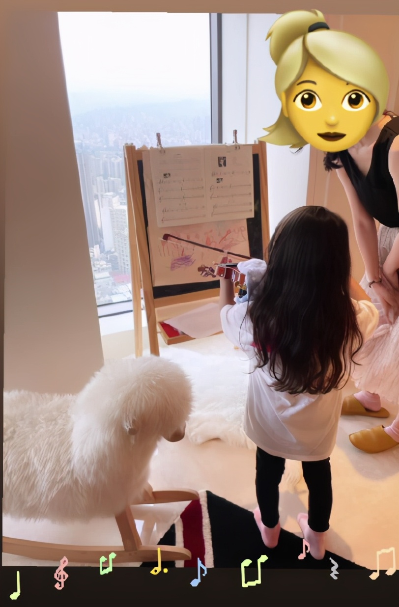 昆凌晒女儿写的英文诗，华美又细腻，赞海瑟薇浪漫基因来自周杰伦