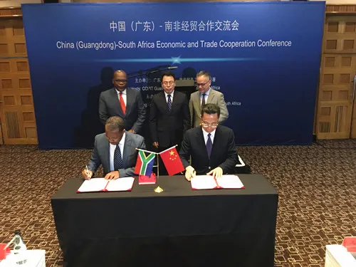又见“零元购”大骚乱!黑人执政的南非真从发达国家倒退了吗?