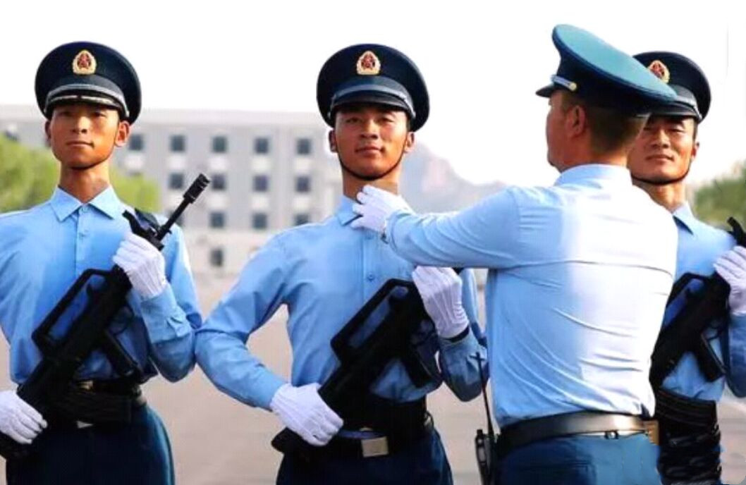 “地震男孩”程强不仅成为黄继光班班长，如今