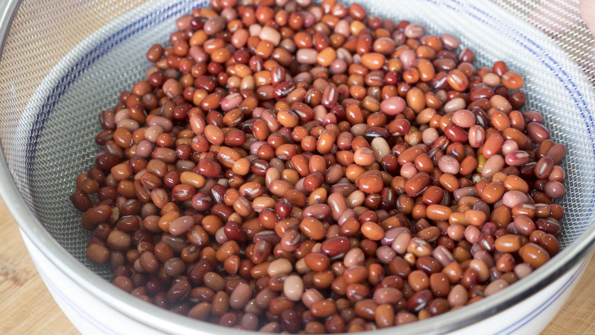 教你在家做正宗家常紅豆糕，色香味全，簡單易學，孩子看了流口水