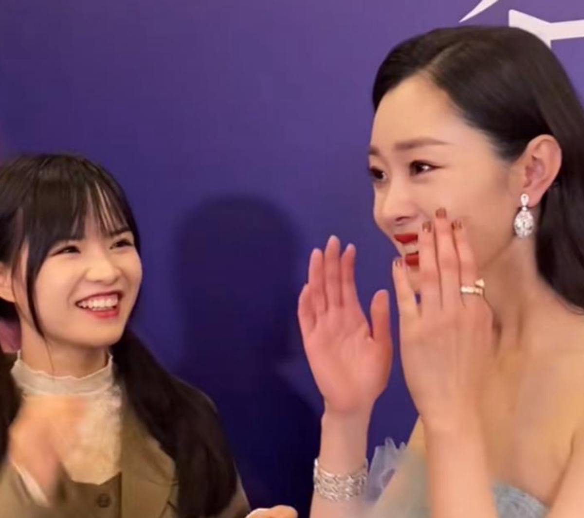47岁阿姨娃娃脸走红，“少女感”十足，网友感叹