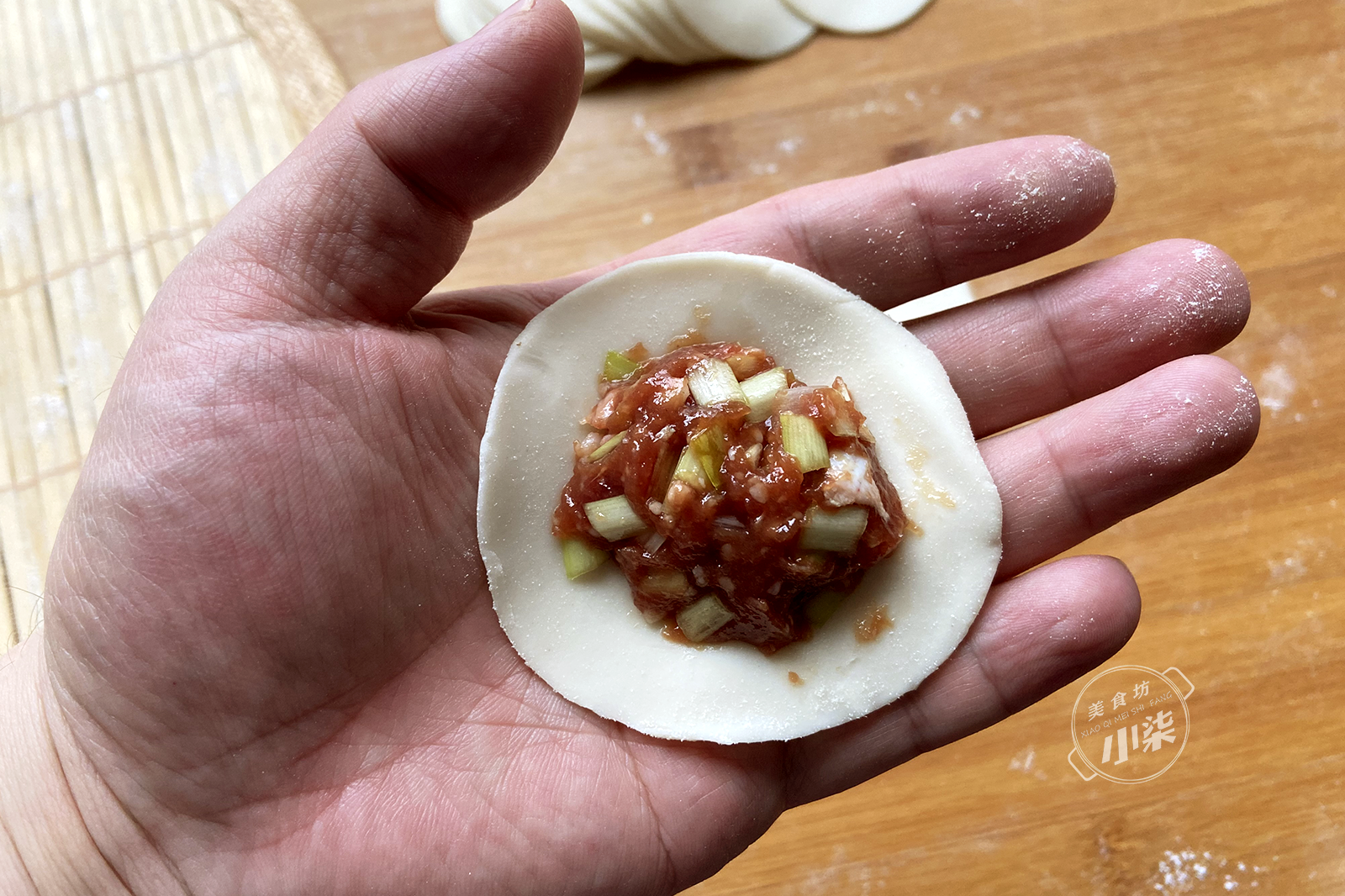 图片[15]-牛肉饺子这样调馅太好吃了 再贵也要吃 做法简单味道鲜香 解馋-起舞食谱网