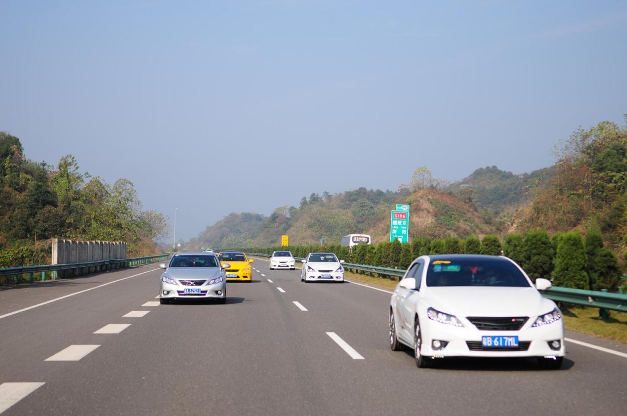新手想独自开车上高速必须具备什么条件老司机这5点很关键