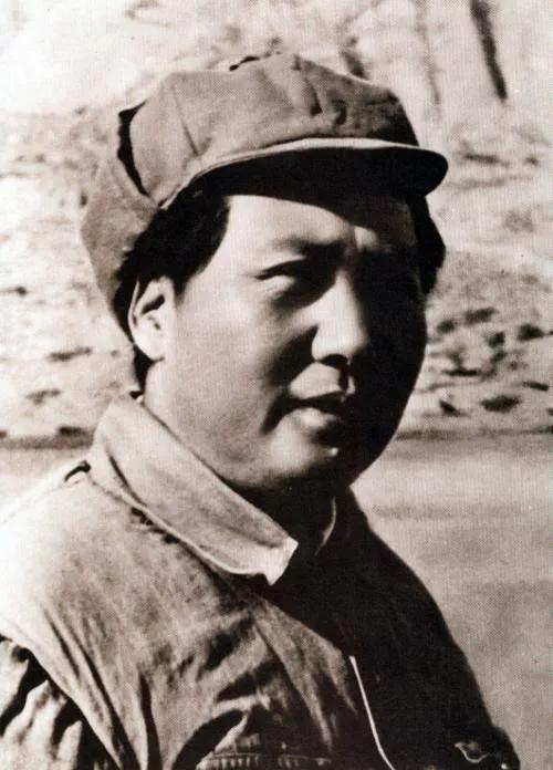 毛主席提議徐海東出席黨的九大，他激動地說：就是爬，我也要爬去