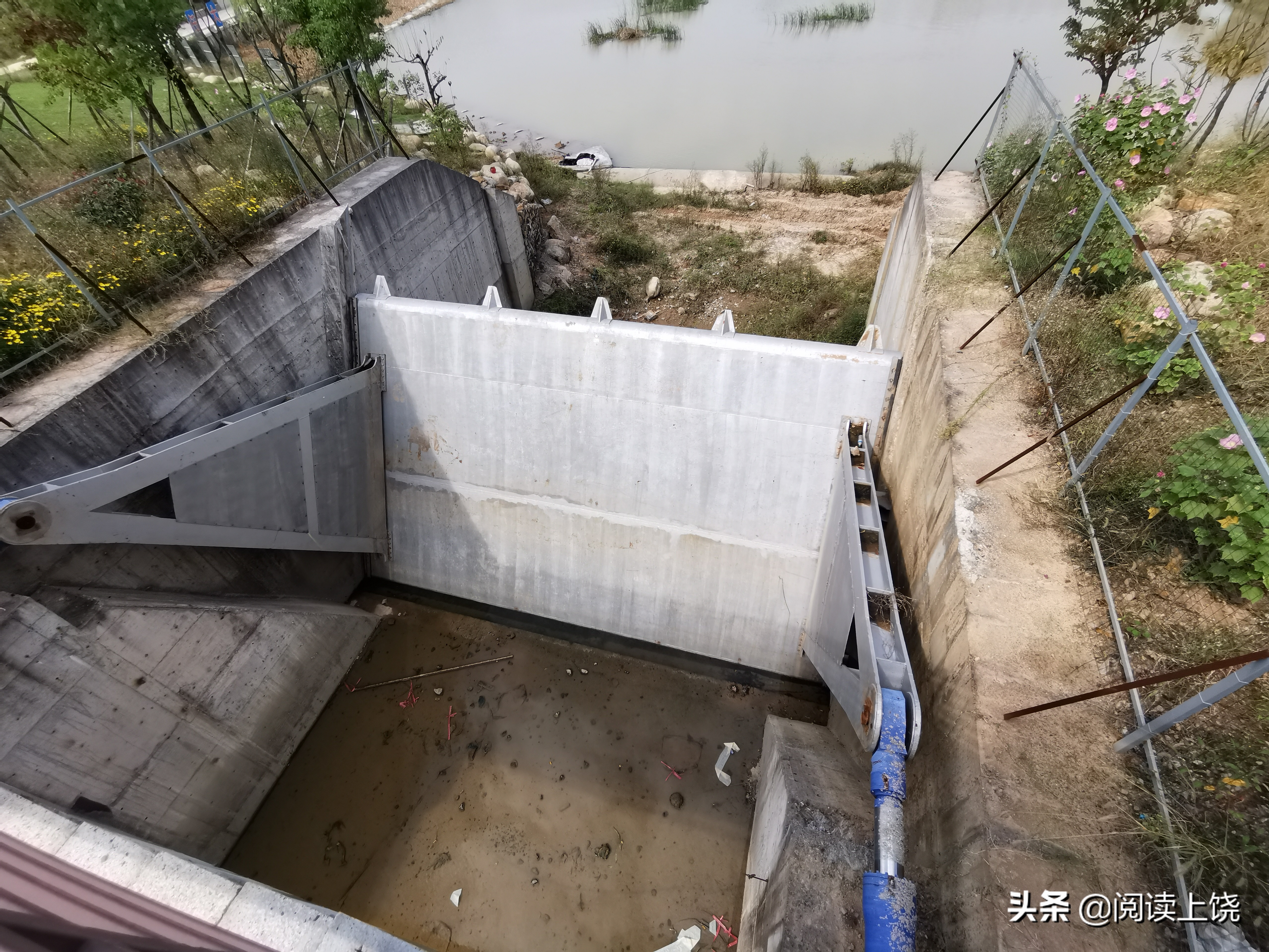 上饒三江導(dǎo)托渠水渠7公里設(shè)置了7個(gè)碼頭 步道14公里全部完工