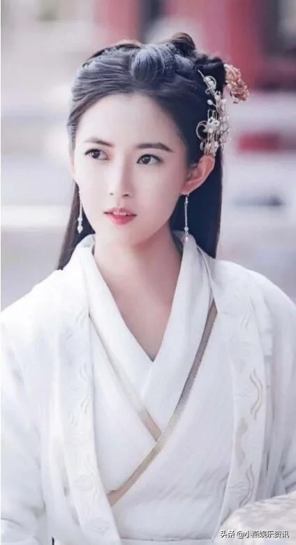 女星高中时照片：宋祖儿，鞠婧祎，杨紫像路人，陈钰琪让我沦陷