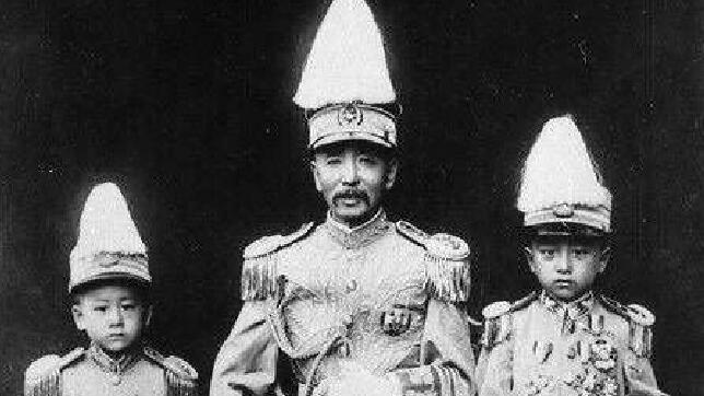 部下要篡位当东北王，该不该杀？占卜6次后，张