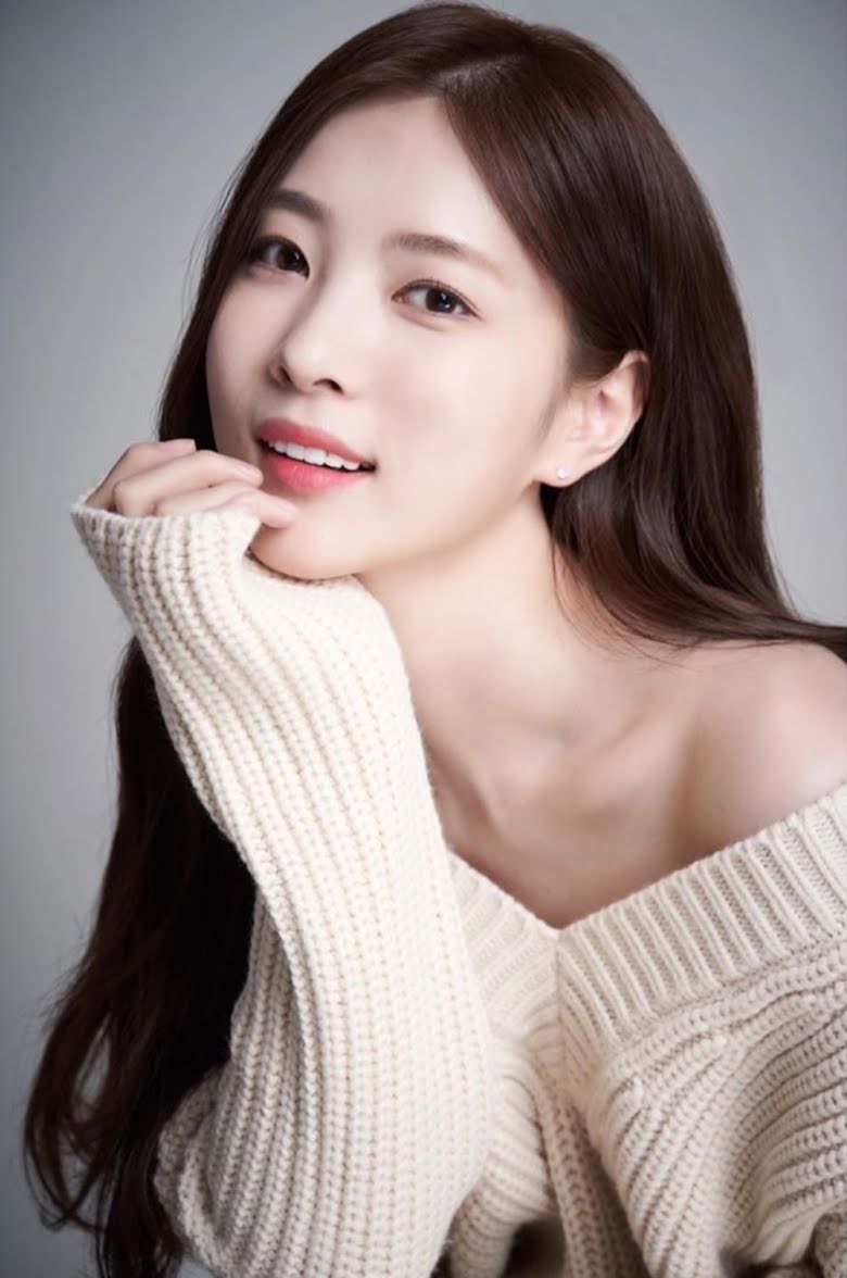 選秀第一名本應女團出道，她卻被淘汰，以至於靠打零工生活