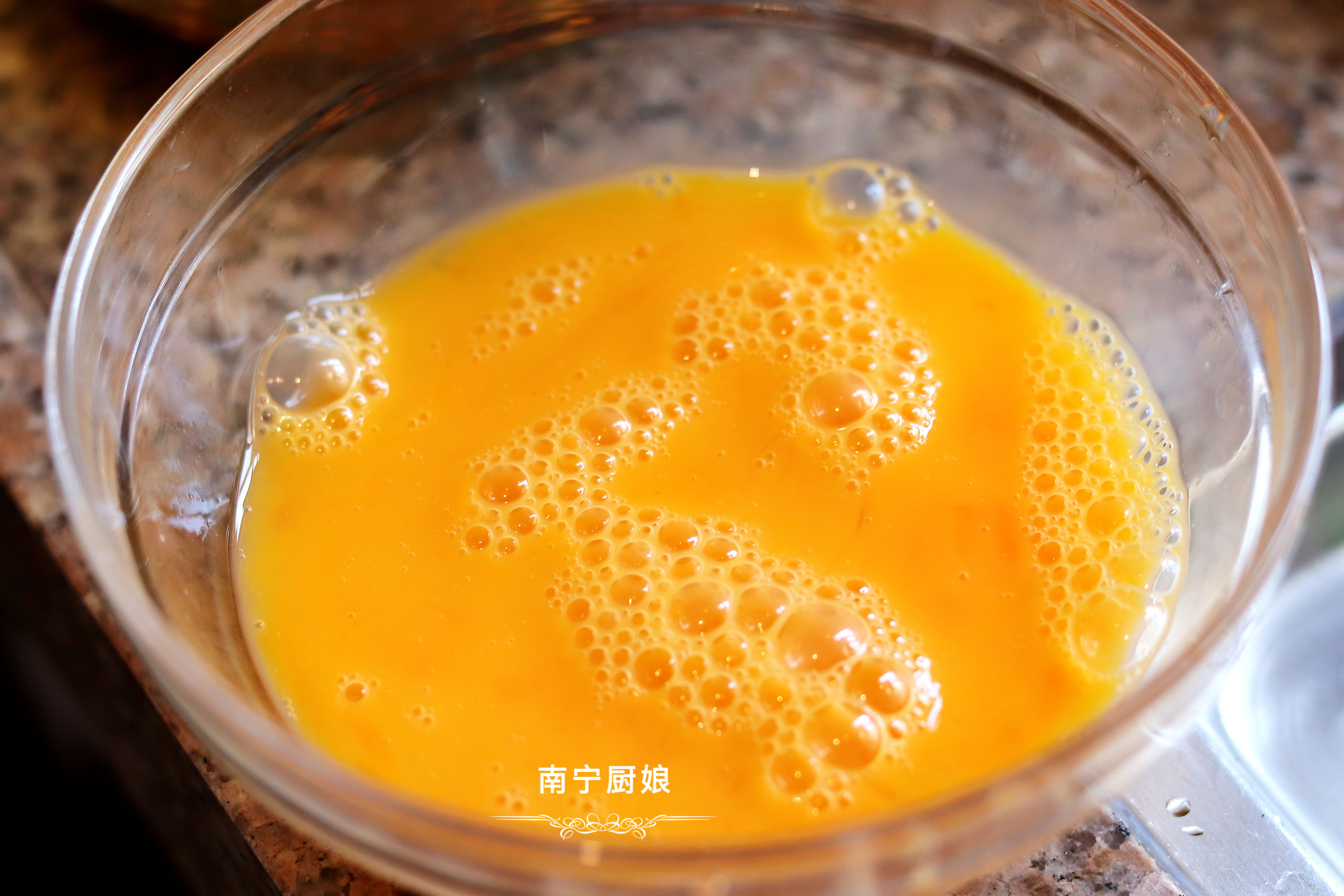 做炒麵很多人第一步就做錯了，難怪不好吃，酒店大廚教你正確做法