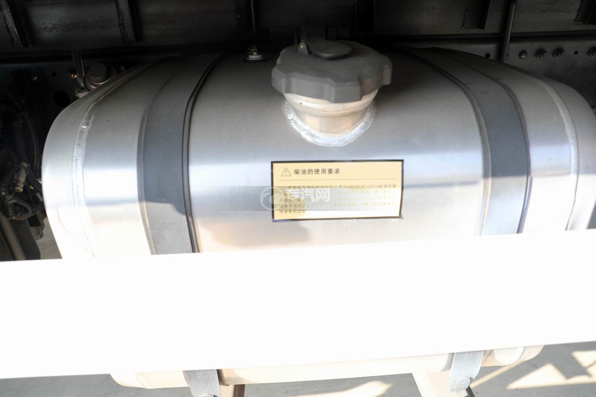 国六危险品运输车——东风天锦气瓶运输车