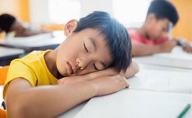 教育部发布“睡眠令”，多地推迟中小学上学时间，但新问题又出现