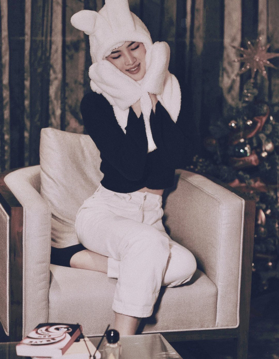 姚安娜入圈封面曝光，全身上下尽显富贵，为何出道就惹群嘲？