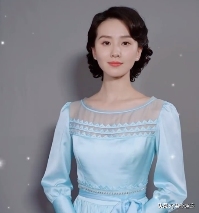 《1921》海报，以为殷桃宋轶够美，却被刘诗诗赵