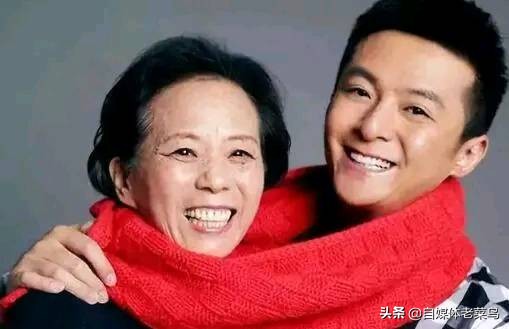 朱雨辰41岁仍未婚，一切都是源于还有一个“好妈妈”