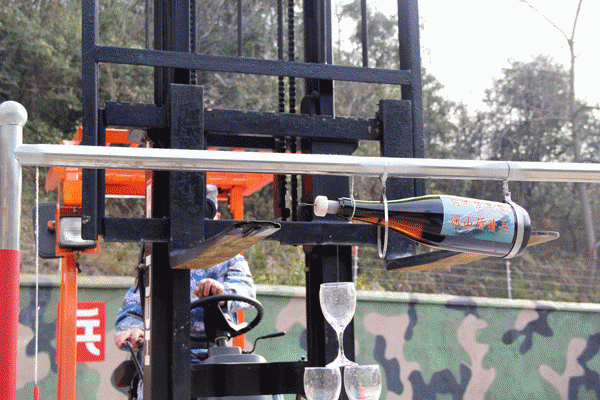 中国坦克兵冲上热搜，这波操作我服