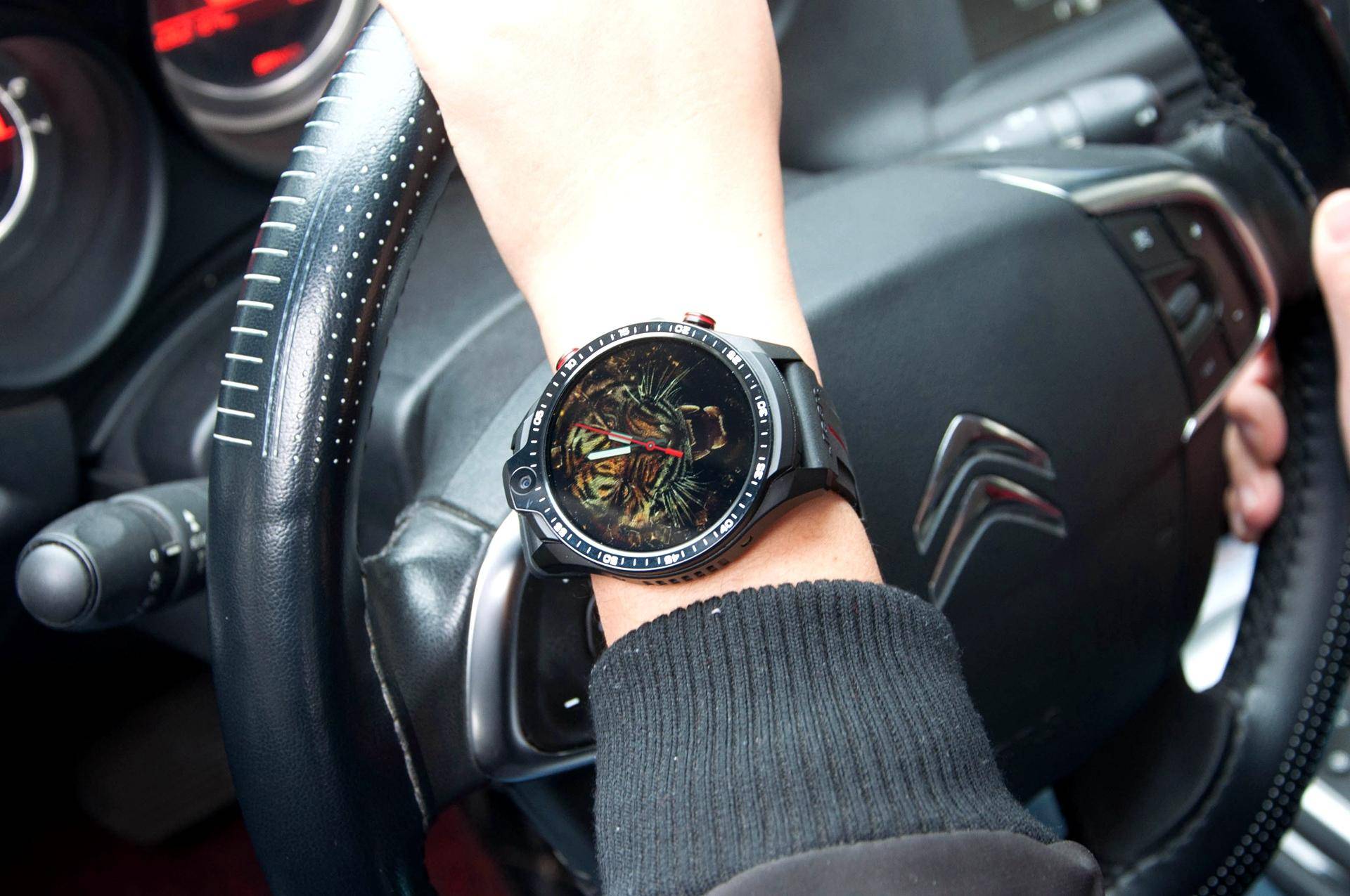 Jeep黑骑士智能手表：高清双摄独立通话，自带64G超大空间