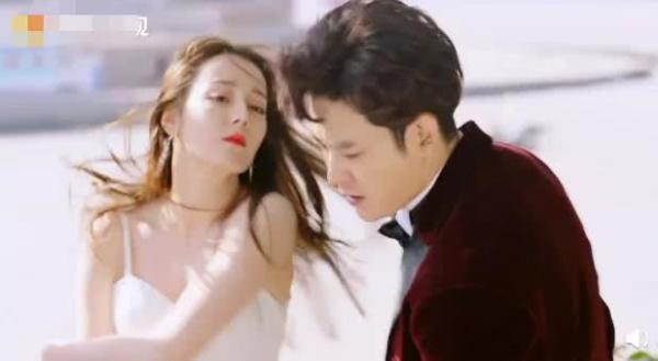 迪丽热巴太倒霉！新剧开播滤镜刺眼剧情狗血，