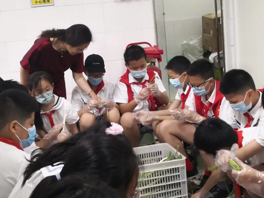 超级小帮手——四川天府新区万安小学劳动教育