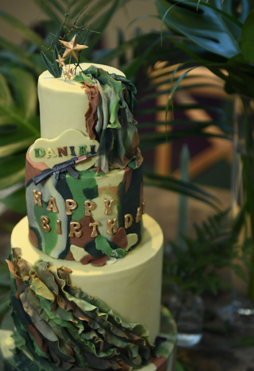 霍思燕晒照为嗯哼庆生，7岁嗯哼变清爽小帅哥，越长越像爸爸杜江