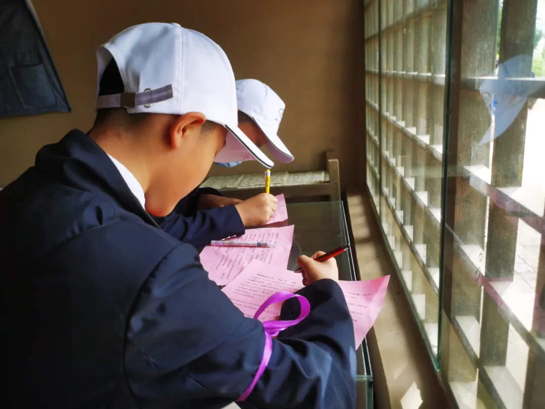 跟随600名学子的脚步,一起去了解延安最有文化的一座山