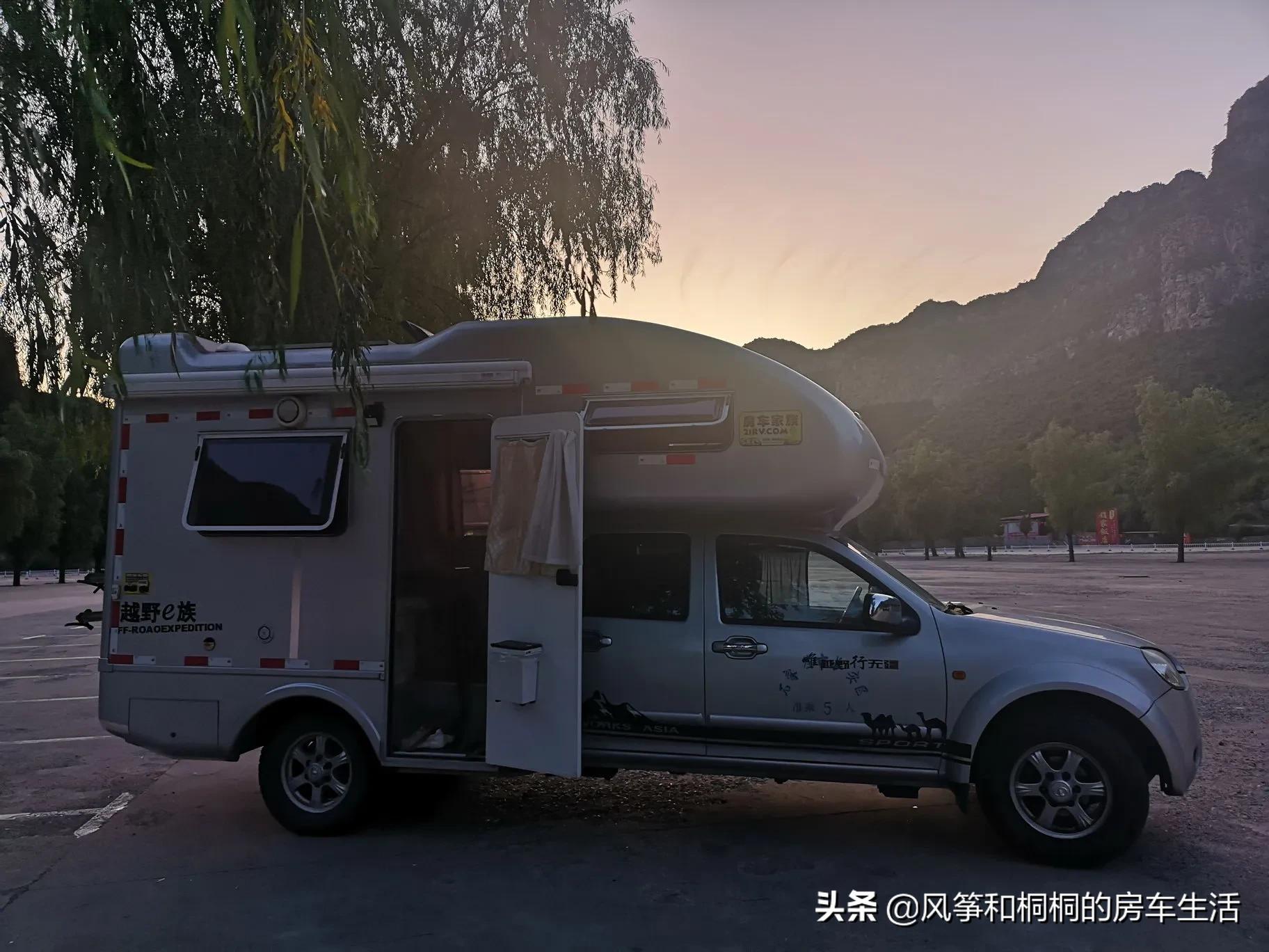 做自媒体一年半月收入三四千，提升没空间，退出又可惜 纠结