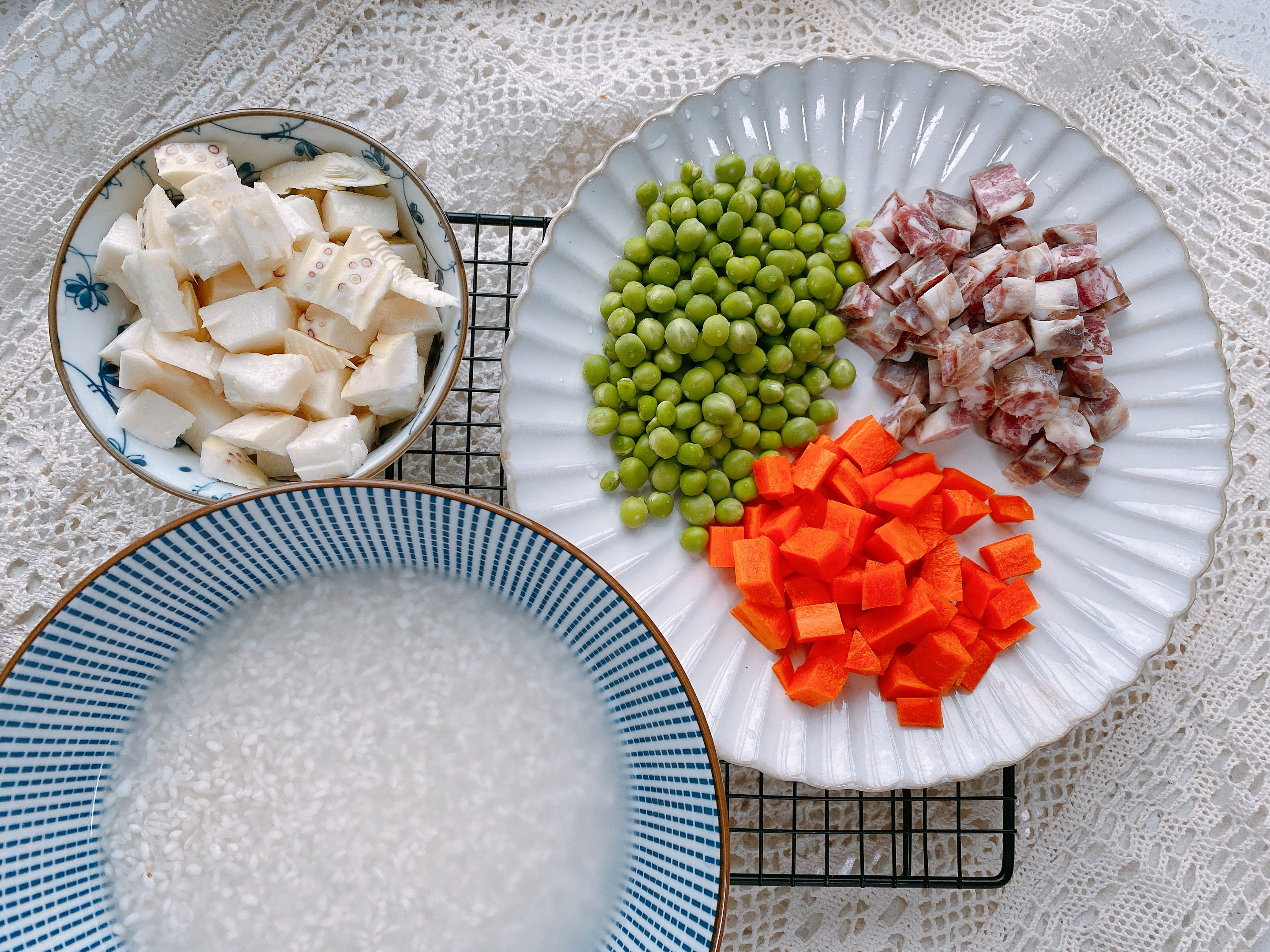 清明節限定美食，用2種春季特有食材燜一鍋飯，這才是春天的味道