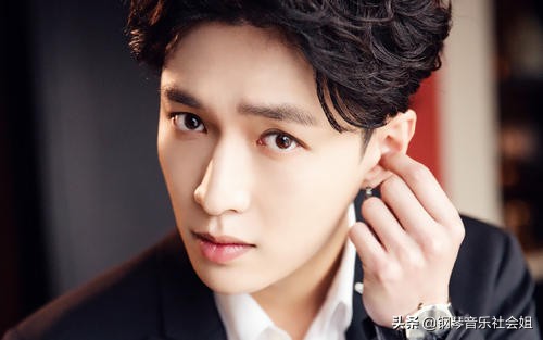 音乐风云榜：超女的狂欢，流量的聚集，十大金