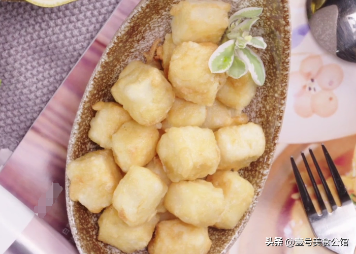 在家教你做椒鹽脆皮豆腐，外脆里嫩，簡單營養，吃一次念念不忘