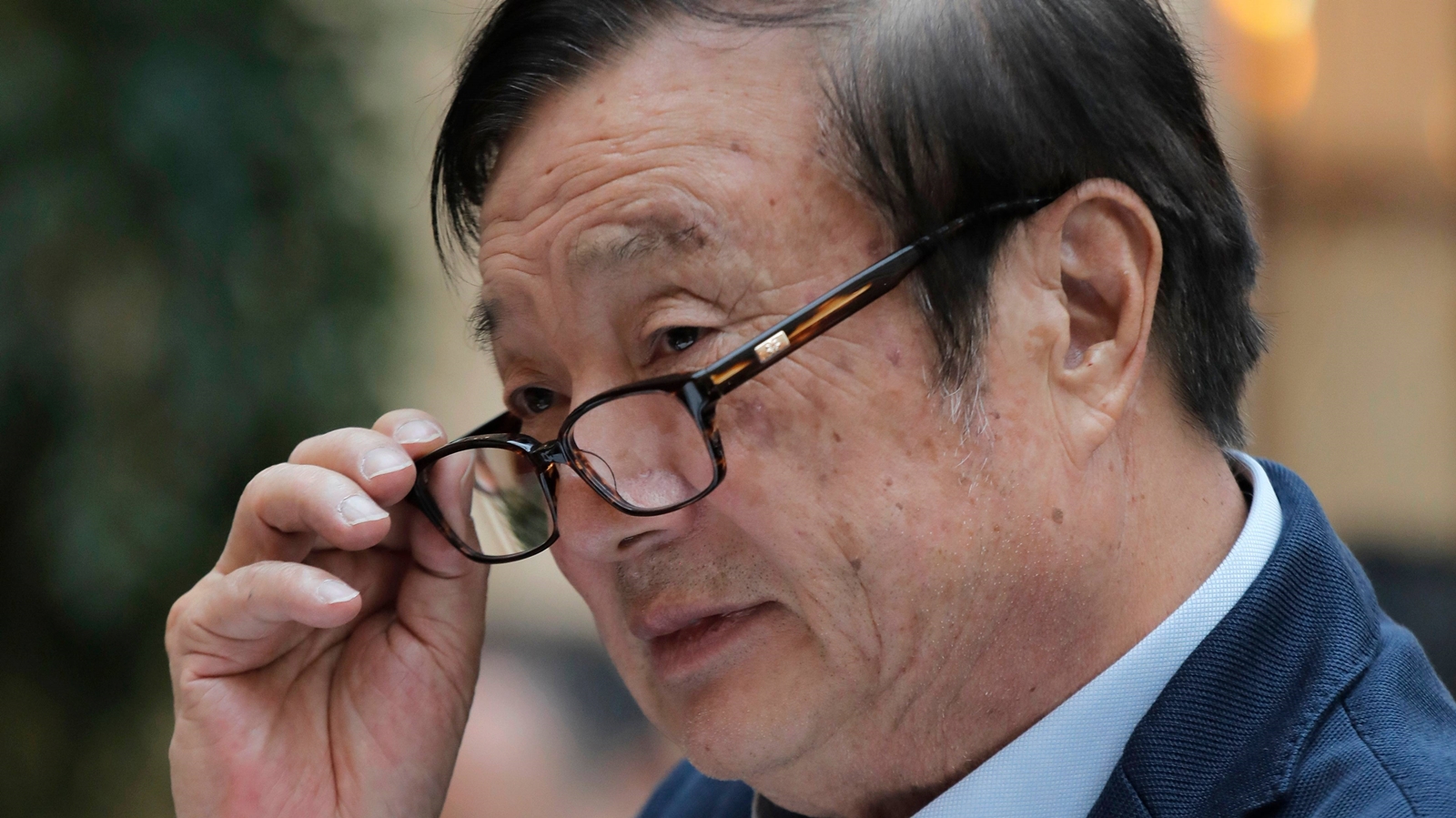 马斯克罕见怒怼华为，任正非干了啥？