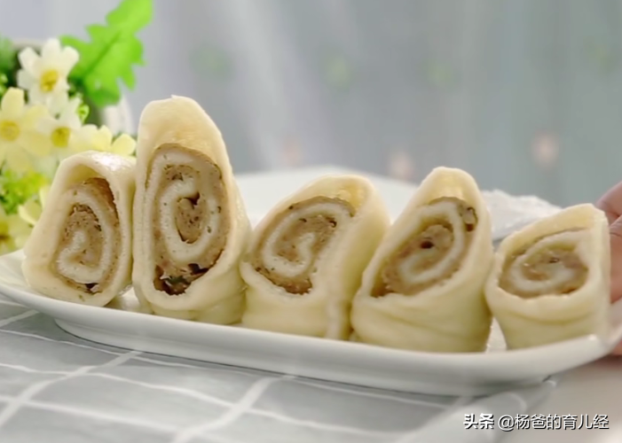 Children’s favorite breakfast burritos with meat and vegetables, soft and delicious, good parenting food