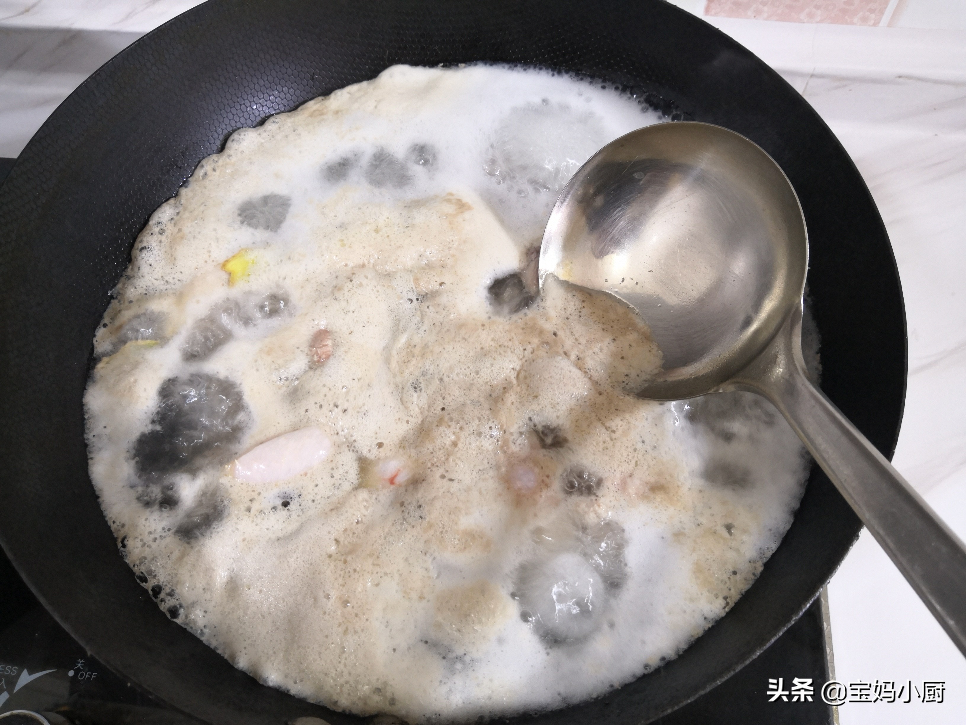 天熱多吃這肉好，用它燉湯不上火有食慾，比豬肉養人，比雞肉便宜