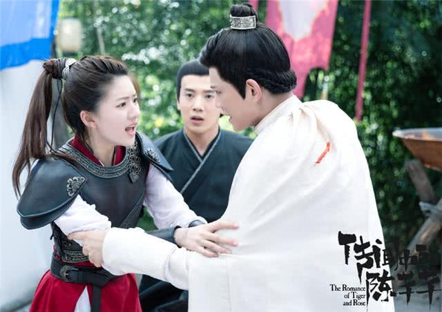 同样是“将军照”，赵露思软萌、杨幂霸气，看