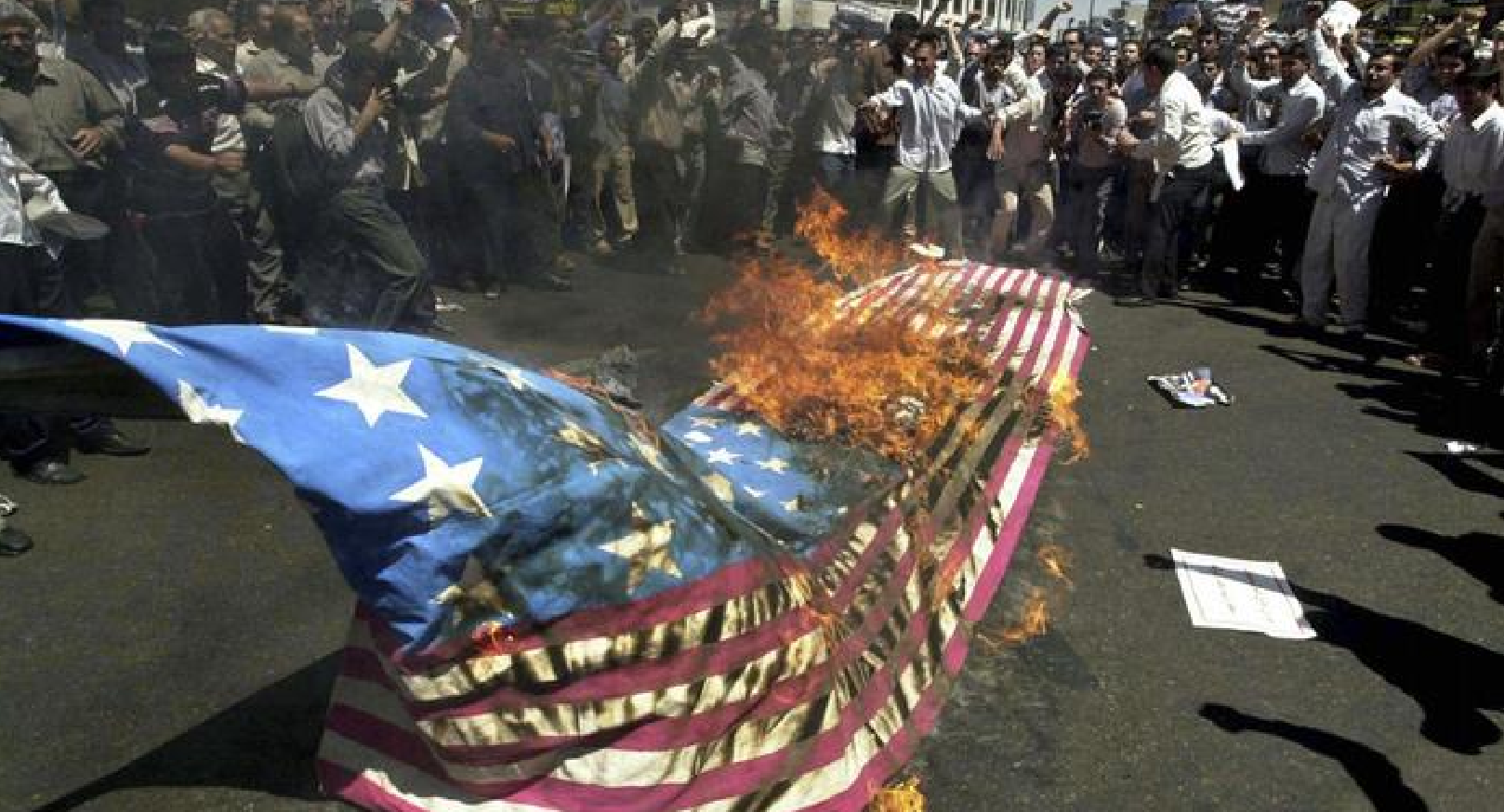 美军又要拦截伊朗油轮？革命卫队发出警告：若