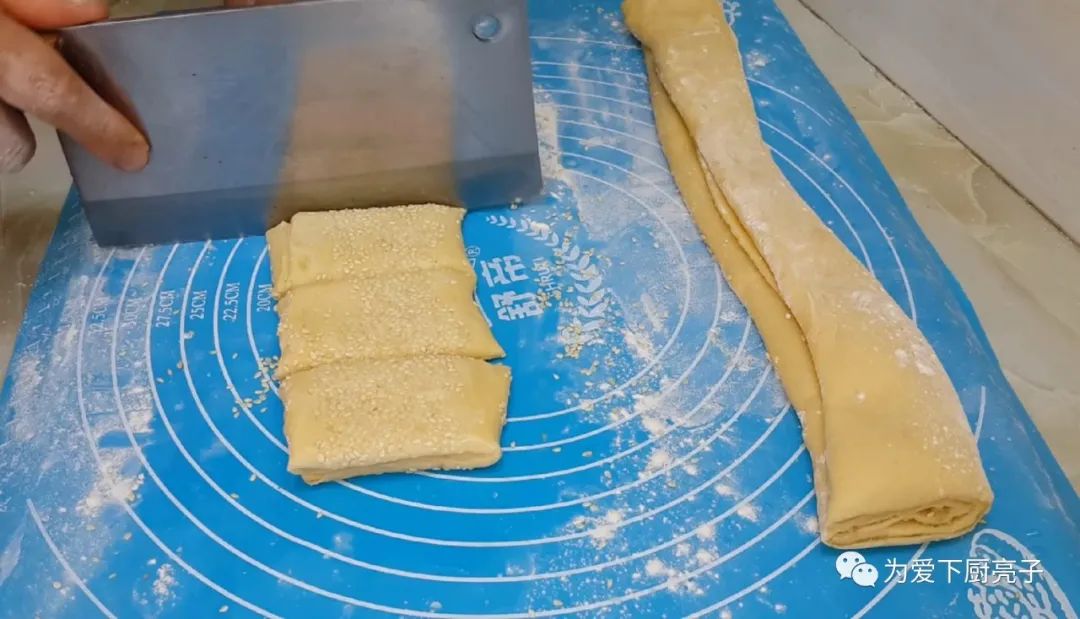 千層小糖餅做法，全程不用燙麵，鬆軟香甜又解饞，沒烤箱也能成功