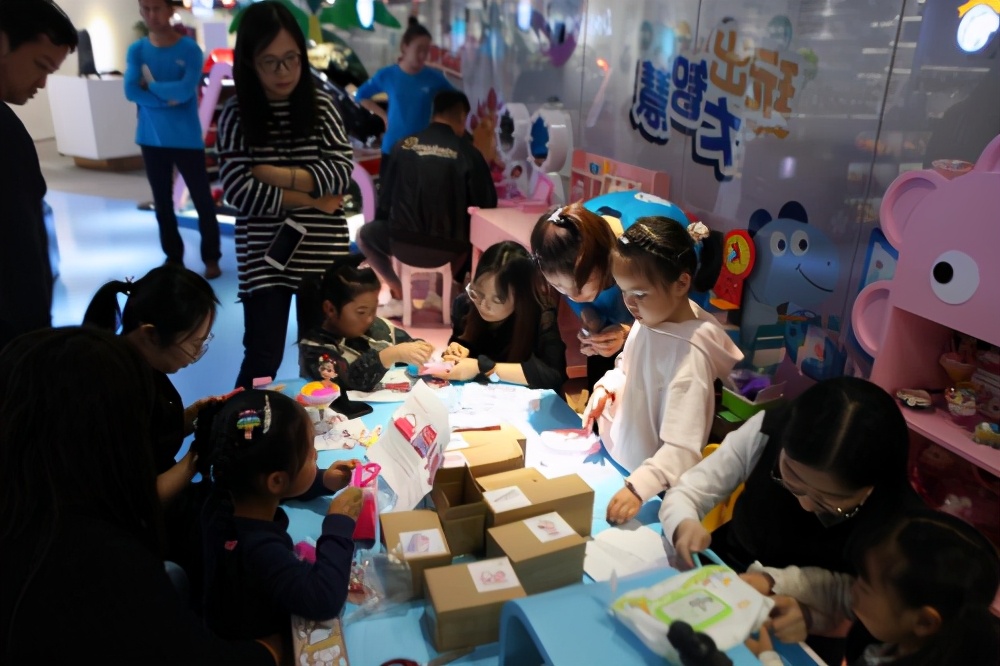加盟兒童益智玩具店怎么樣？兒童游樂園加盟多少錢？