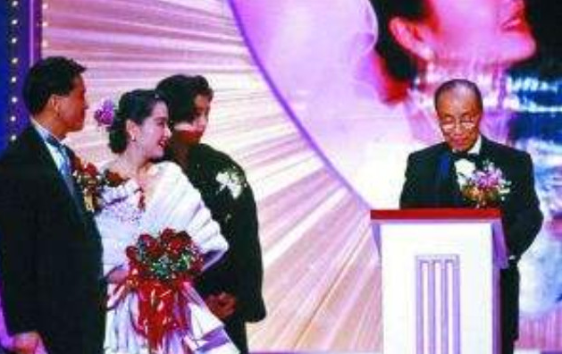 万梓良的不幸史：从影帝到街头"卖丑"，