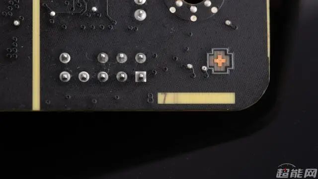 微星MEG Z490 GODLIKE主板评测：旗舰就该这样子