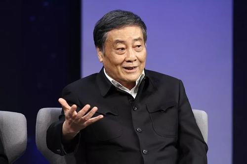 娃哈哈宗庆后：42岁创业，3次问鼎首富，76岁却二次创业，为啥？