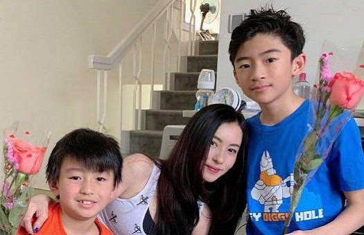 我养你要成真？港媒曝周星驰张柏芝宣布结婚，