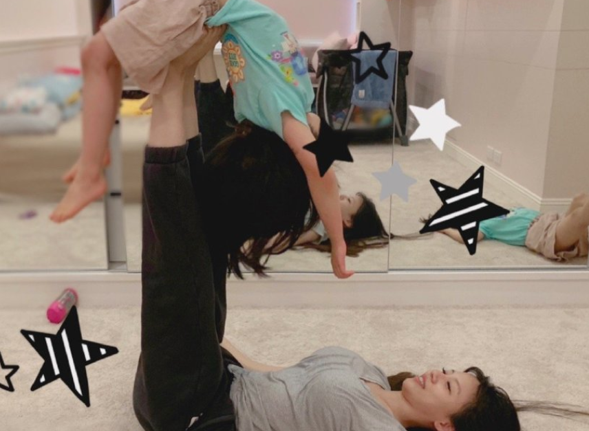 王力宏太太才34岁就生下3个孩子，还都坚持母乳喂养，母爱真伟大