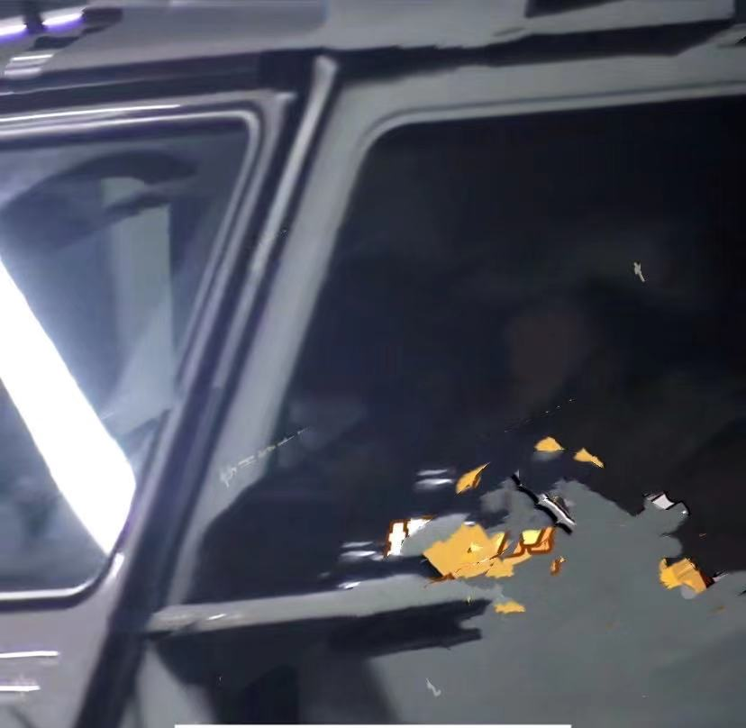 文章新恋情曝光！开百万豪车带女方出街，当众