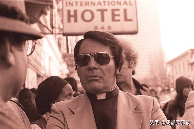 1978年，900多名美国人排队喝下毒药，是何原因让他们集体自杀？