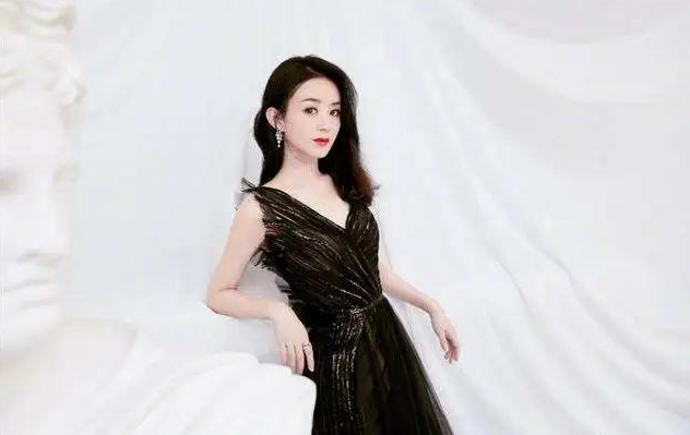 女星到底有多瘦？吴谨言撑不起衣服，杨幂反手